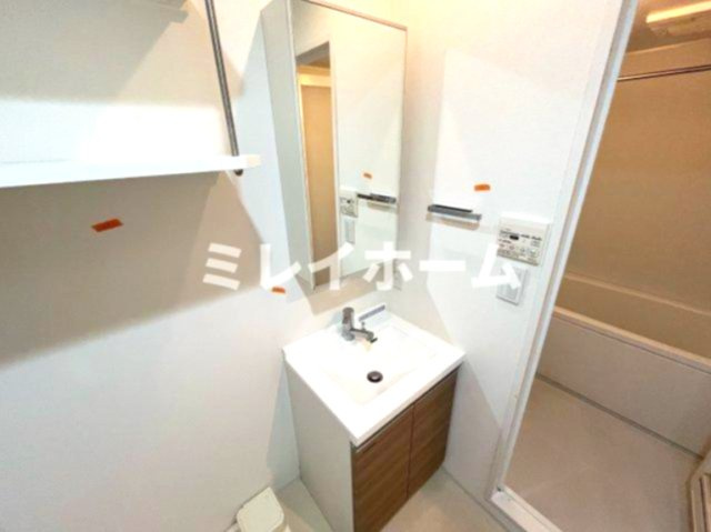 クレヴィスタ大森西の独立洗面台|同建物内、別のお部屋の参考写真になります。