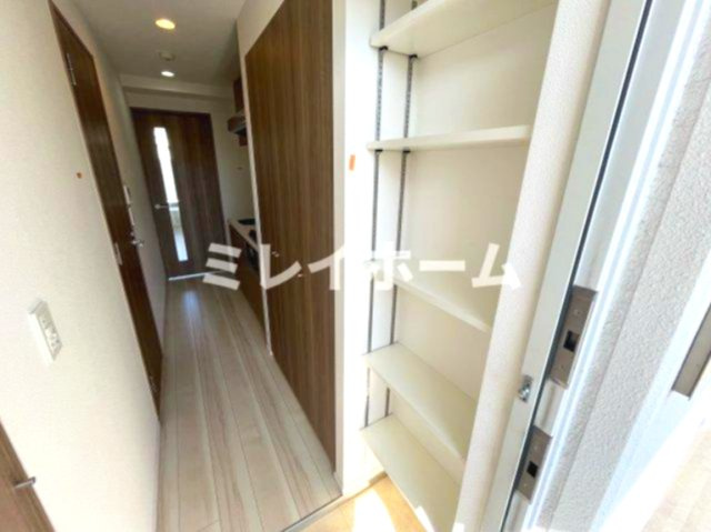 クレヴィスタ大森西の玄関|同建物内、別のお部屋の参考写真になります。