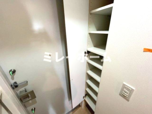 クレヴィスタ大森西の玄関|同建物内、別のお部屋の参考写真になります。