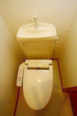 ジュネス・フランＢのトイレ|清潔感のあるトイレです