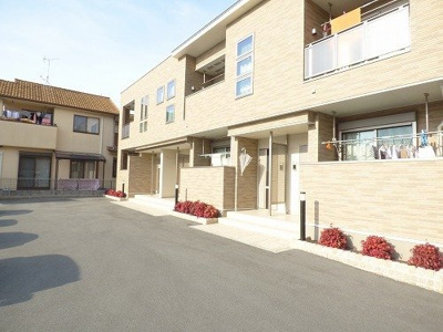 【エントランス】 | ソーシャル　コート | 清潔なエントランスです