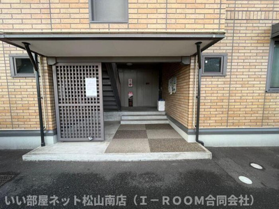 【エントランス】 | ジュネス針田　B棟