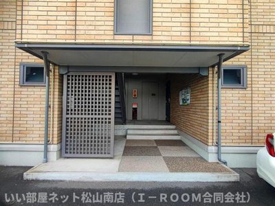 【エントランス】 | ジュネス針田　B棟