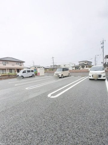 フィオーレＳＫの駐車場|駐車場です