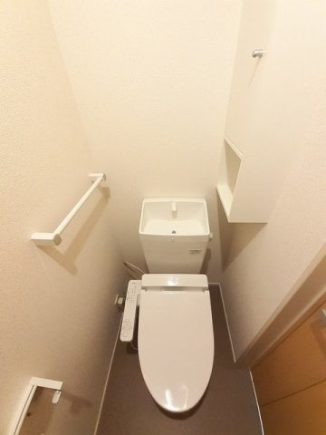 グレイス広崎Ⅰのトイレ|ゆったりとした空間のトイレです