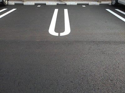 【駐車場】 | クレア・ルース | 駐車場があるので、車を買う予定の方も安心です