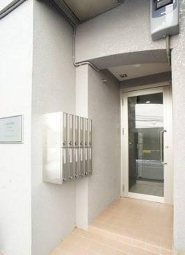 レイクサイド湯島のエントランス