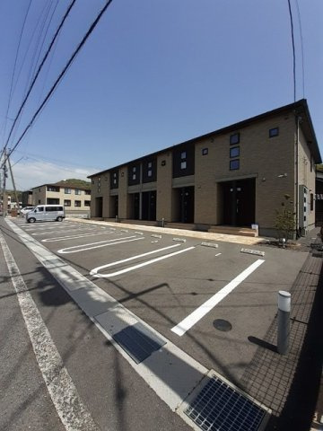 ノイ・リュミエール　Ⅰの駐車場