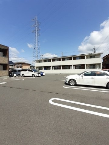 サンビレッジＥの駐車場