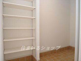ユニベールＢの設備|広い玄関収納