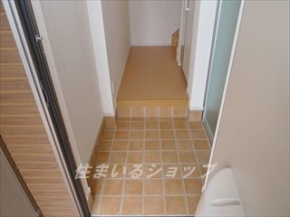 ユニベールＢの玄関