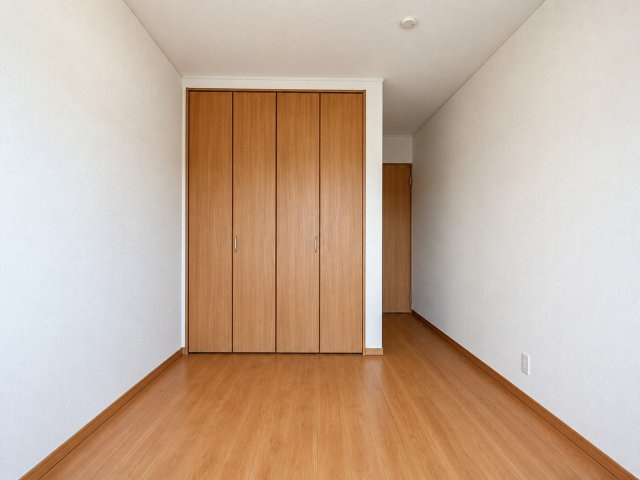 堺市美原区大保戸建の洋室|使い勝手のいい洋室です