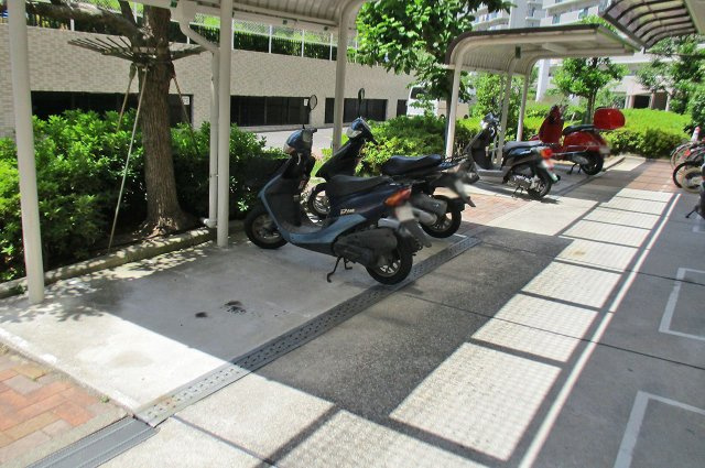 サンシティ貝塚五番館のその他共用部分|バイク置場