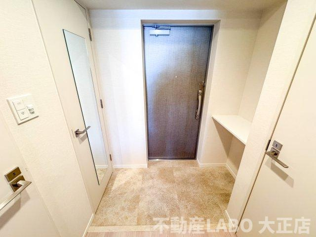スプランディッド弁天町WESTの玄関