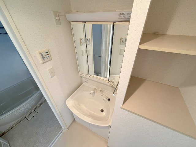 淀川ウエストタワーの独立洗面台