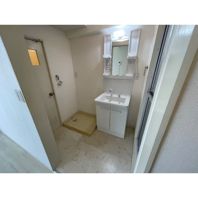 リブレス東浦和　旧東浦和ハイツの洗面所|コンパクトで使いやすい洗面所