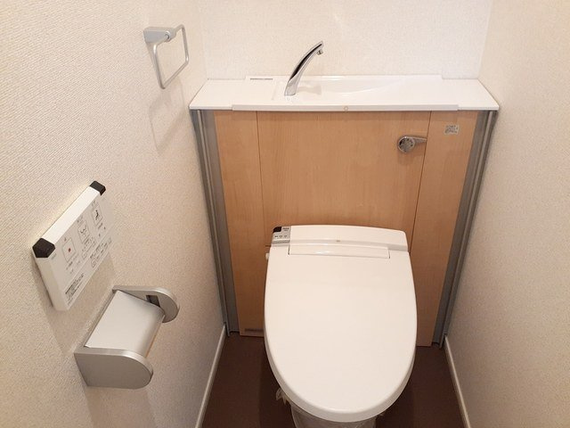 メゾン・ド・ブルーノアールのトイレ|清潔感のあるトイレです