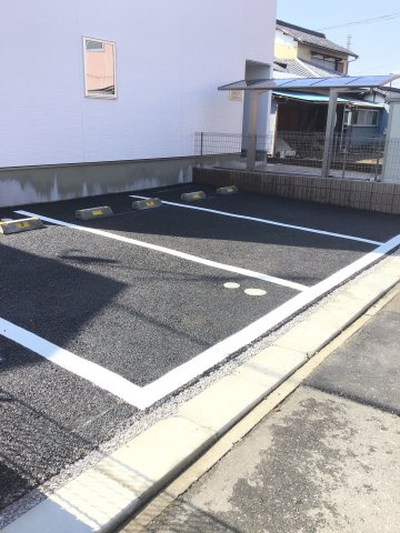 エライアの駐車場|駐車場があるので、車を買う予定の方も安心です