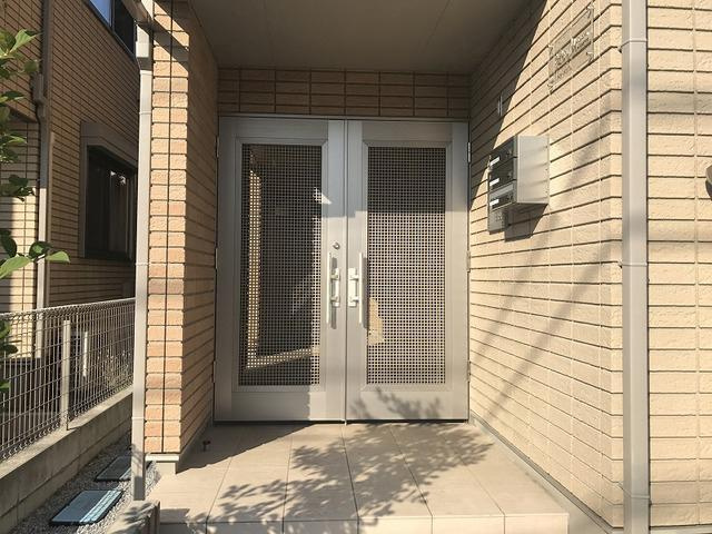ドゥ・メゾンのエントランス|建物の内部です