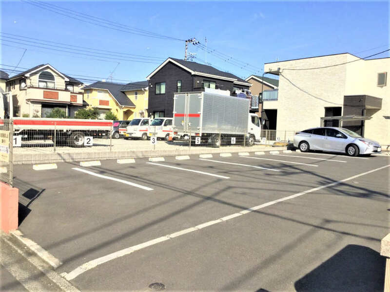 リブリ・PLAISIRの駐車場