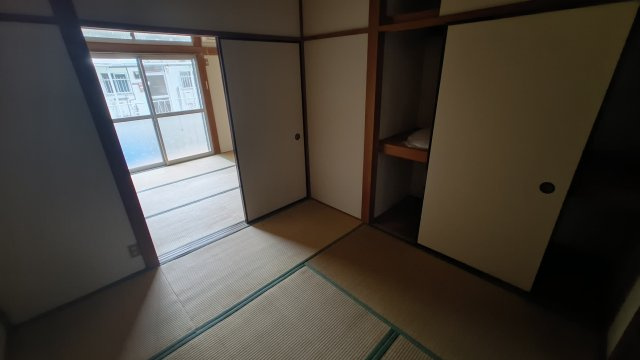 柿生コーポの和室