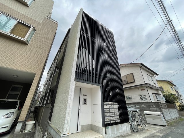 BASE東林間のエントランス