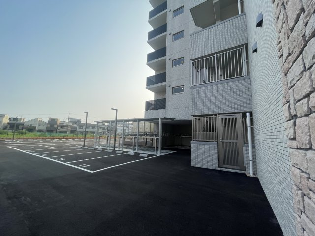 プレジオ永和ASIANの駐車場