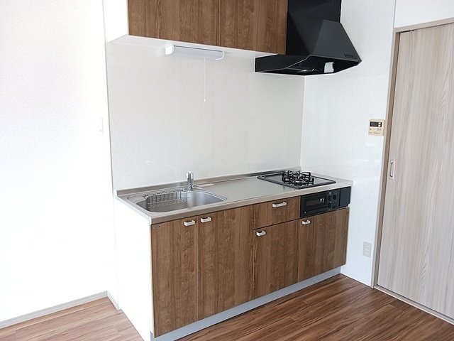 サンライズ・マンションのキッチン|キッチンでお料理をお楽しみください