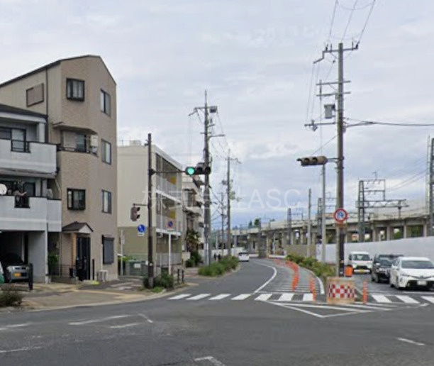 Ｒｉｔｚ　ＳＱＵＡＲＥ　Ｑｂｅの周辺