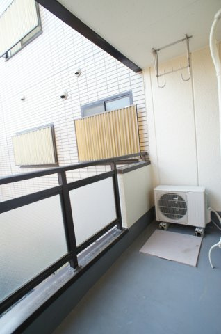 スカイヴィレッヂ1のバルコニー|お洗濯にも便利なバルコニー付き