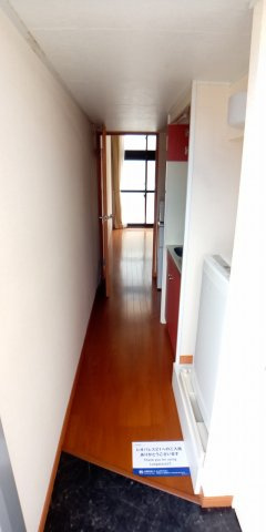 レオパレスコンホート四谷の玄関|シンプルで使いやすい玄関です