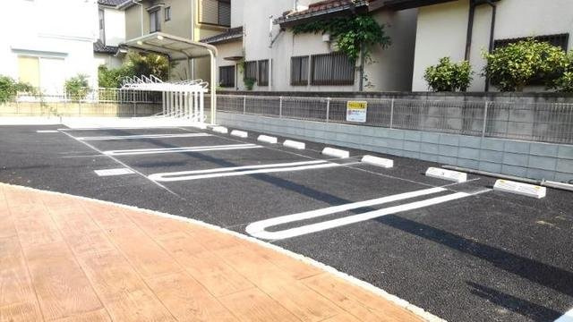 デザイア　ＨＲの駐車場|駐車場があります