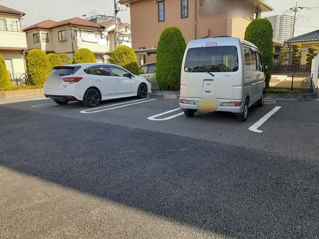カーサ・グレースの駐車場|駐車スペースもあります
