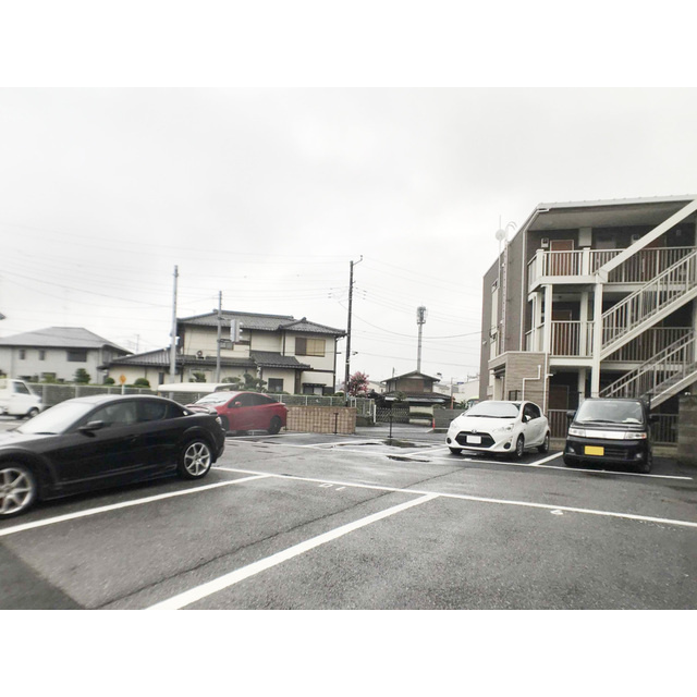 宮根第Ⅱコーポの駐車場|駐車場に車を止められます