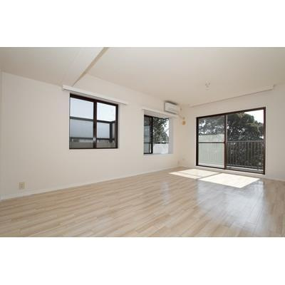 横浜市栄区笠間５丁目の賃貸マンションの居間・リビング|同施工物件