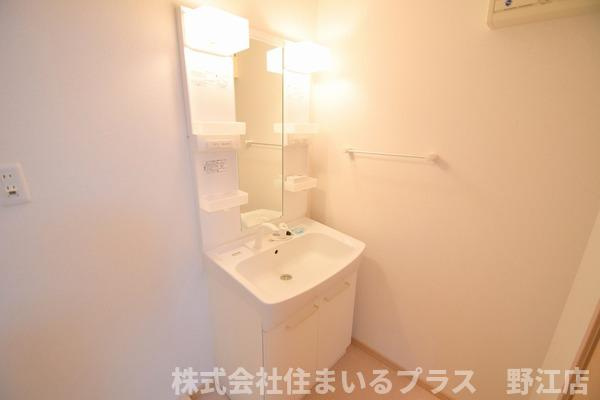 メゾンドファミーユ鶴見緑地公園Ⅰの洗面所
