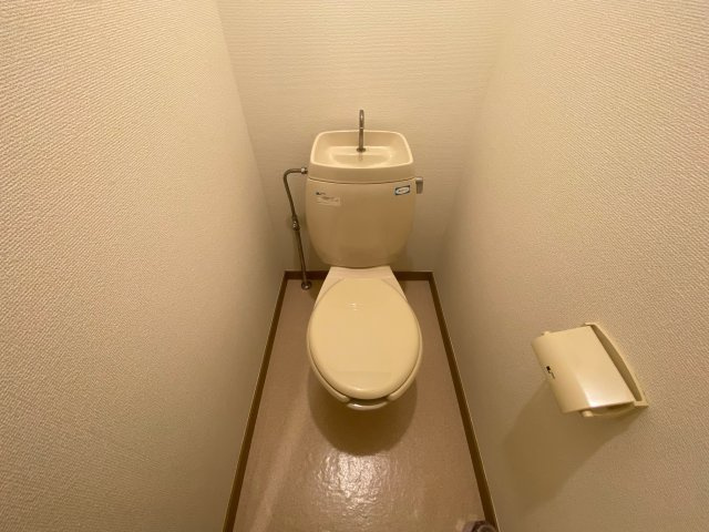 コーポ荻野(おぎの)の洗面所|忙しい朝には欠かせない洗面所です