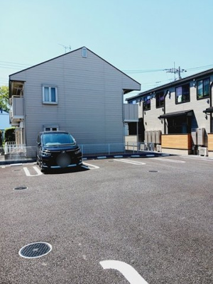 【駐車場】 | メゾン　ヴィオラ