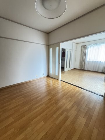 吉中ビルの寝室
