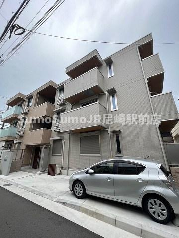 グランドメゾンの駐車場|駐車場があるので、車を買う予定の方も安心です