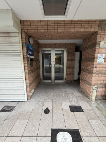 エンプレス上本町のエントランス