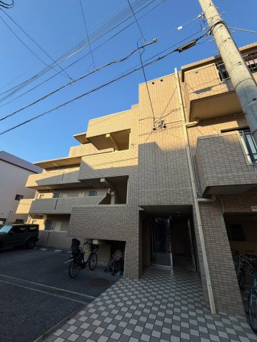 ケイズ本山の外観