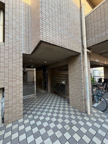 ケイズ本山のエントランス