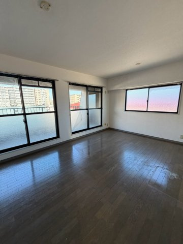ケイズ本山の居間・リビング