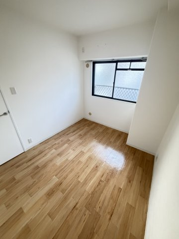 ハイムあじさいの洋室