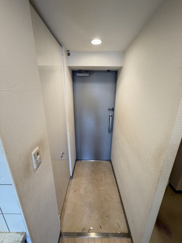 グランツ西大橋の玄関