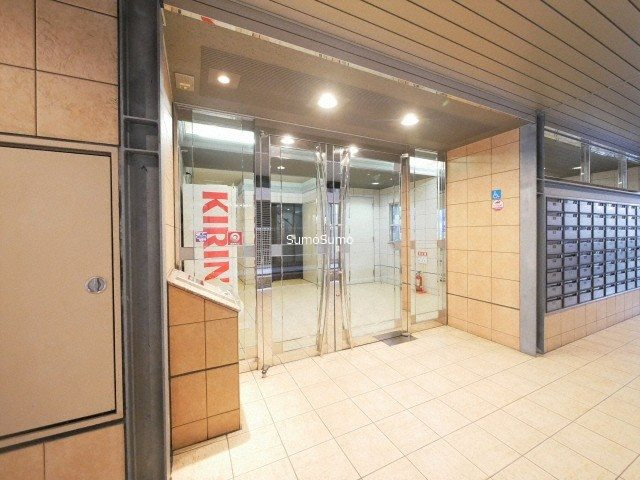 ドミール江戸堀のエントランス