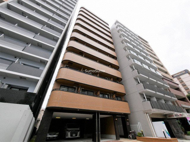 ドミール江戸堀の外観