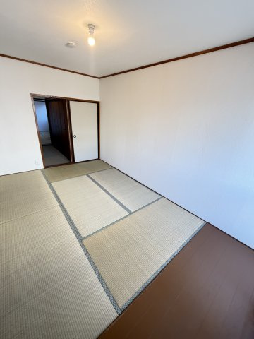 友田町3丁目テラスの和室