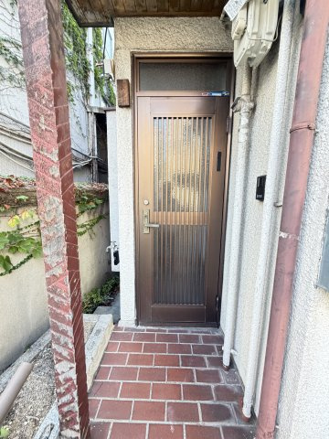 友田町3丁目テラスのエントランス